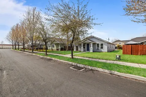 1291 NE 4th Street Redmond OR 97756