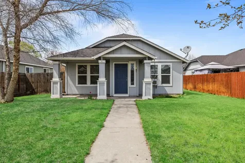 1291 NE 4th Street Redmond OR 97756
