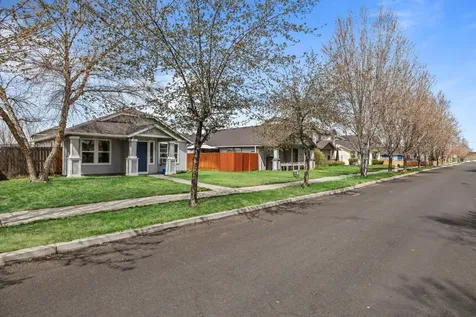 1291 NE 4th Street Redmond OR 97756