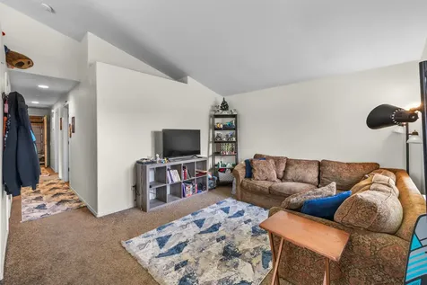 1291 NE 4th Street Redmond OR 97756