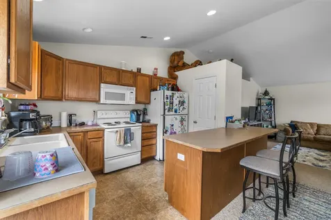 1291 NE 4th Street Redmond OR 97756