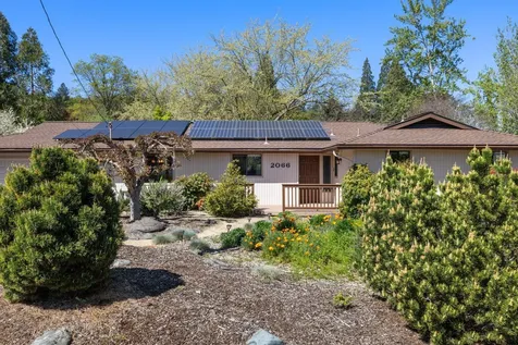2066 Magnolia Avenue Medford OR 97501