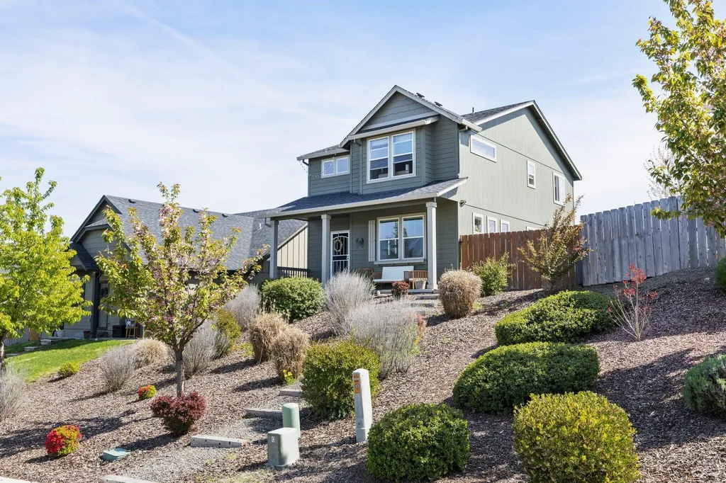 2272 College Way Medford OR 97504