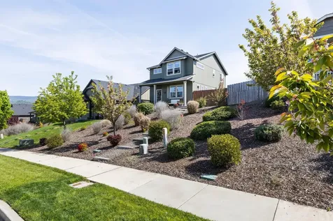 2272 College Way Medford OR 97504