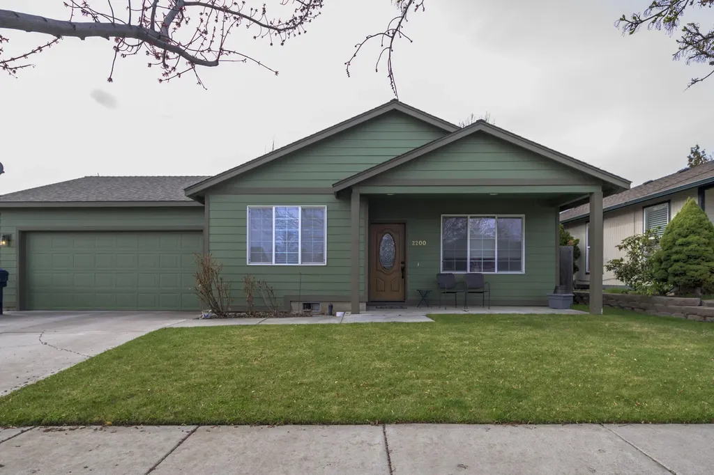 2200 NW Elm Avenue Redmond OR 97756