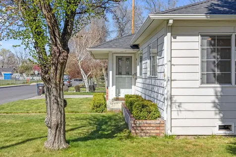 1309 SW Kalama Avenue Redmond OR 97756