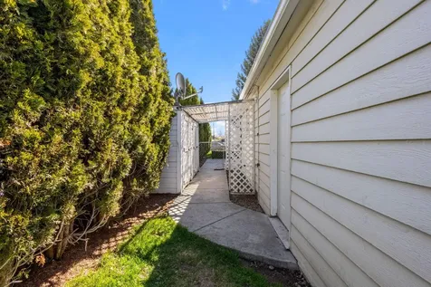 1309 SW Kalama Avenue Redmond OR 97756