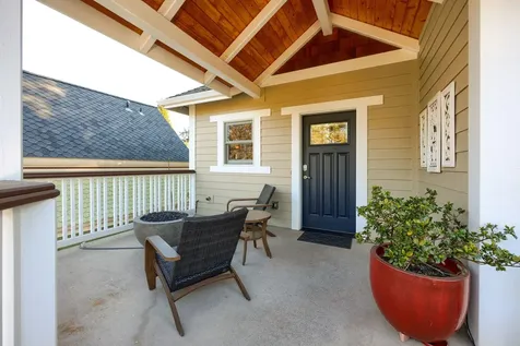 260 N 3rd Street Jacksonville OR 97530