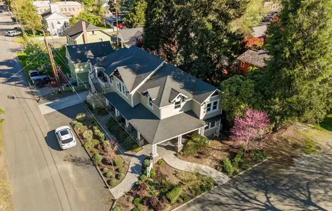 260 N 3rd Street Jacksonville OR 97530