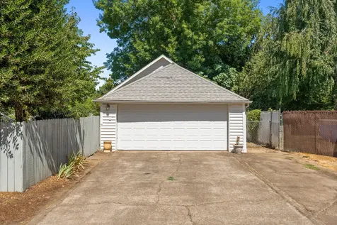2715 Sunnyview Road NE Salem OR 97301