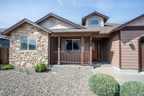 629 Cedarwood Drive Eagle Point OR 97524