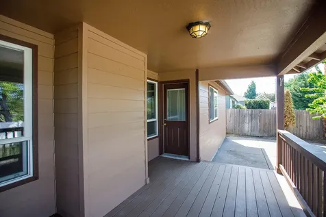 629 Cedarwood Drive Eagle Point OR 97524