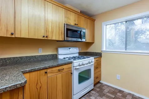 1705 NE 6th Street Bend OR 97701