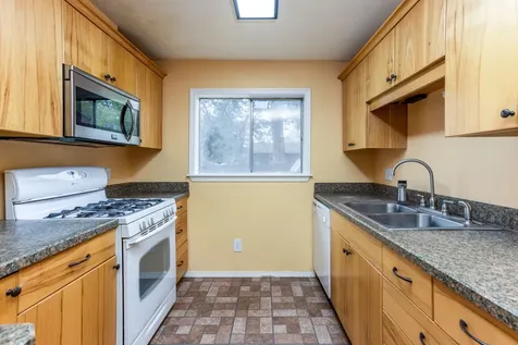 1705 NE 6th Street Bend OR 97701