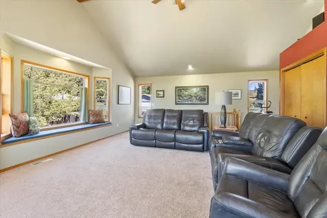 200 Hudspeth Lane Shady Cove OR 97539