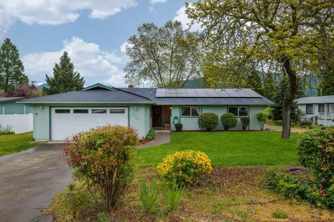 1735 Parkdale Drive Grants Pass OR 97527
