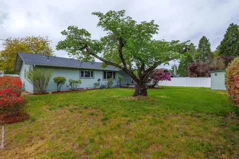 1735 Parkdale Drive Grants Pass OR 97527