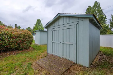 1735 Parkdale Drive Grants Pass OR 97527