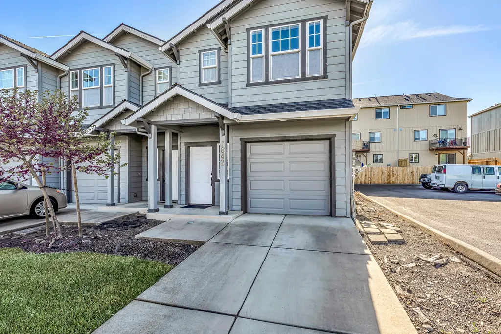 7842 Phaedra Lane White City OR 97503