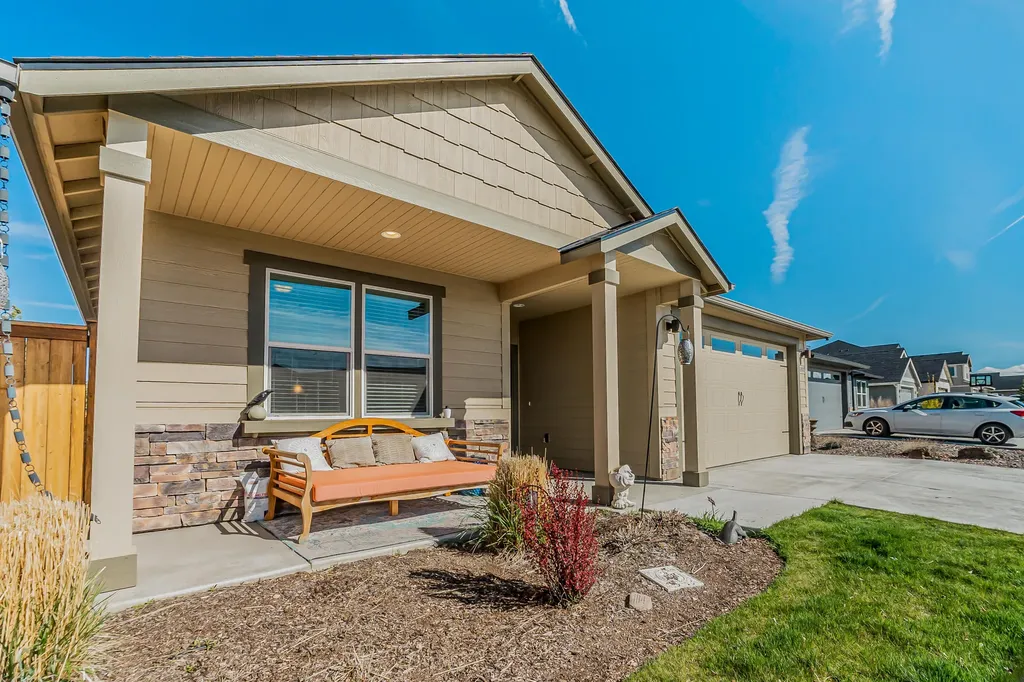 63832 Wellington Street Bend OR 97701