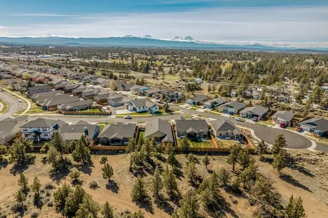 63832 Wellington Street Bend OR 97701