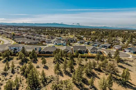 63832 Wellington Street Bend OR 97701
