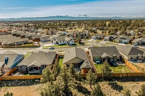 63832 Wellington Street Bend OR 97701