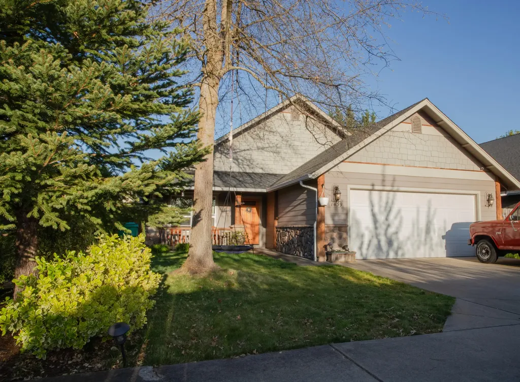 1439 SW Sturgeon Court Grants Pass OR 97527