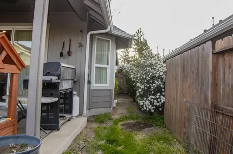1439 SW Sturgeon Court Grants Pass OR 97527