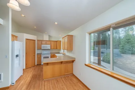 16146 Aqua Road La Pine OR 97739