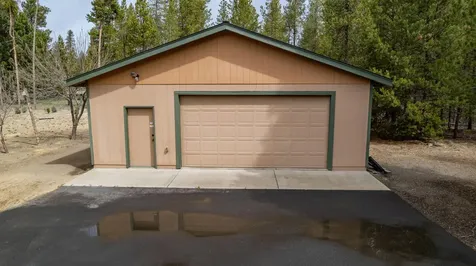 16146 Aqua Road La Pine OR 97739