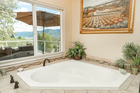1874 NW Sunview Place Grants Pass OR 97526