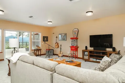 1874 NW Sunview Place Grants Pass OR 97526