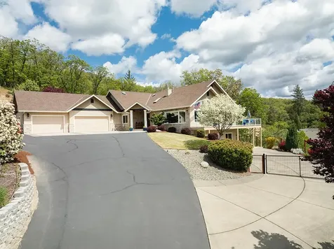 1874 NW Sunview Place Grants Pass OR 97526