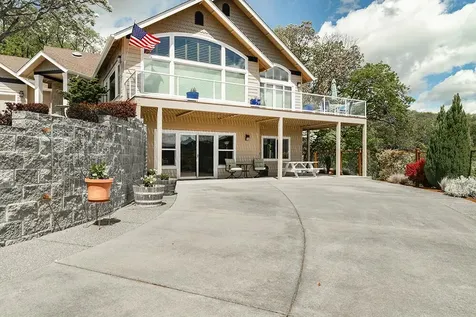 1874 NW Sunview Place Grants Pass OR 97526