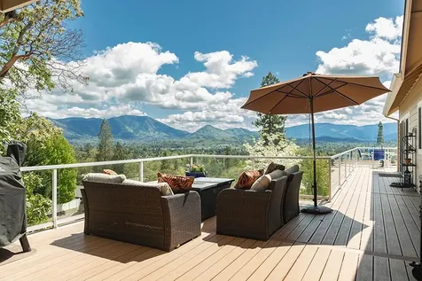 1874 NW Sunview Place Grants Pass OR 97526