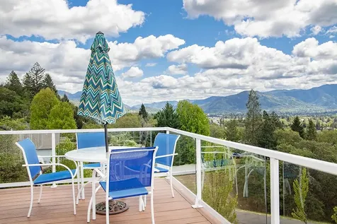 1874 NW Sunview Place Grants Pass OR 97526