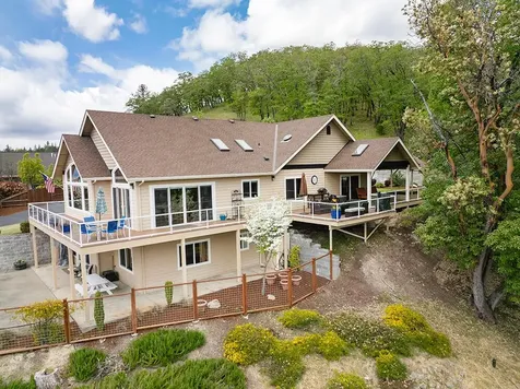 1874 NW Sunview Place Grants Pass OR 97526