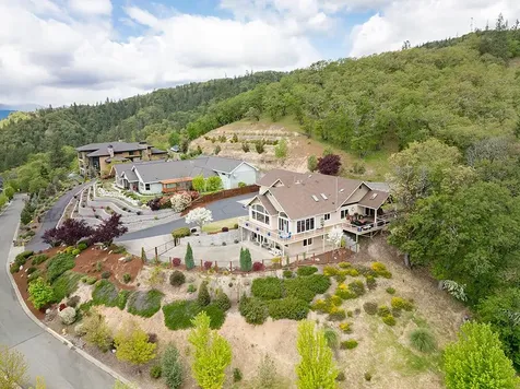 1874 NW Sunview Place Grants Pass OR 97526