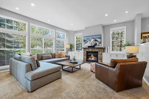 1235 NW Elliot Court Bend OR 97703
