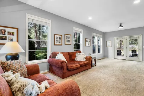 1235 NW Elliot Court Bend OR 97703