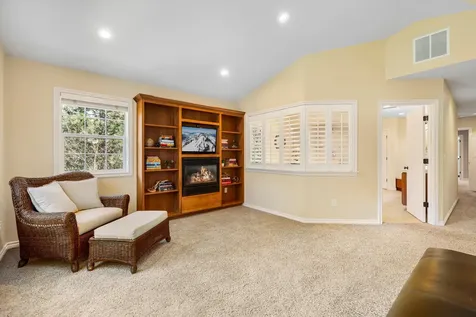 1235 NW Elliot Court Bend OR 97703