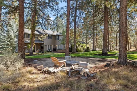 1235 NW Elliot Court Bend OR 97703