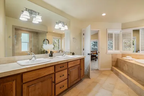 1235 NW Elliot Court Bend OR 97703