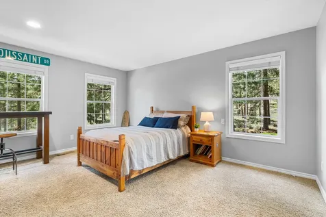 1235 NW Elliot Court Bend OR 97703