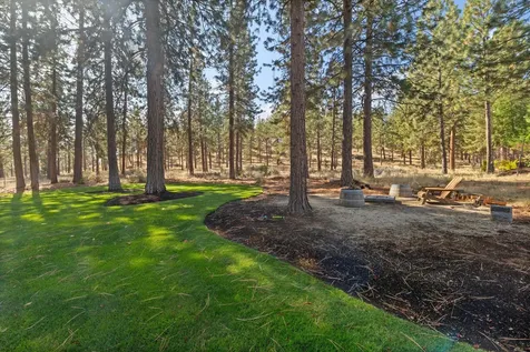 1235 NW Elliot Court Bend OR 97703