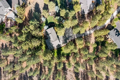 1235 NW Elliot Court Bend OR 97703