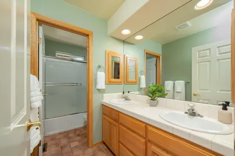 60230 Woodside Loop Bend OR 97702