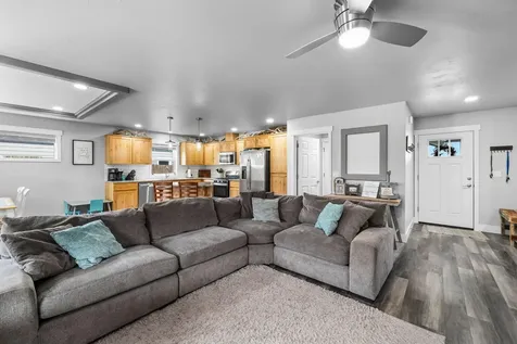 693 NE Begonia Street Madras OR 97741