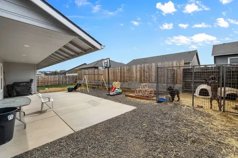 693 NE Begonia Street Madras OR 97741